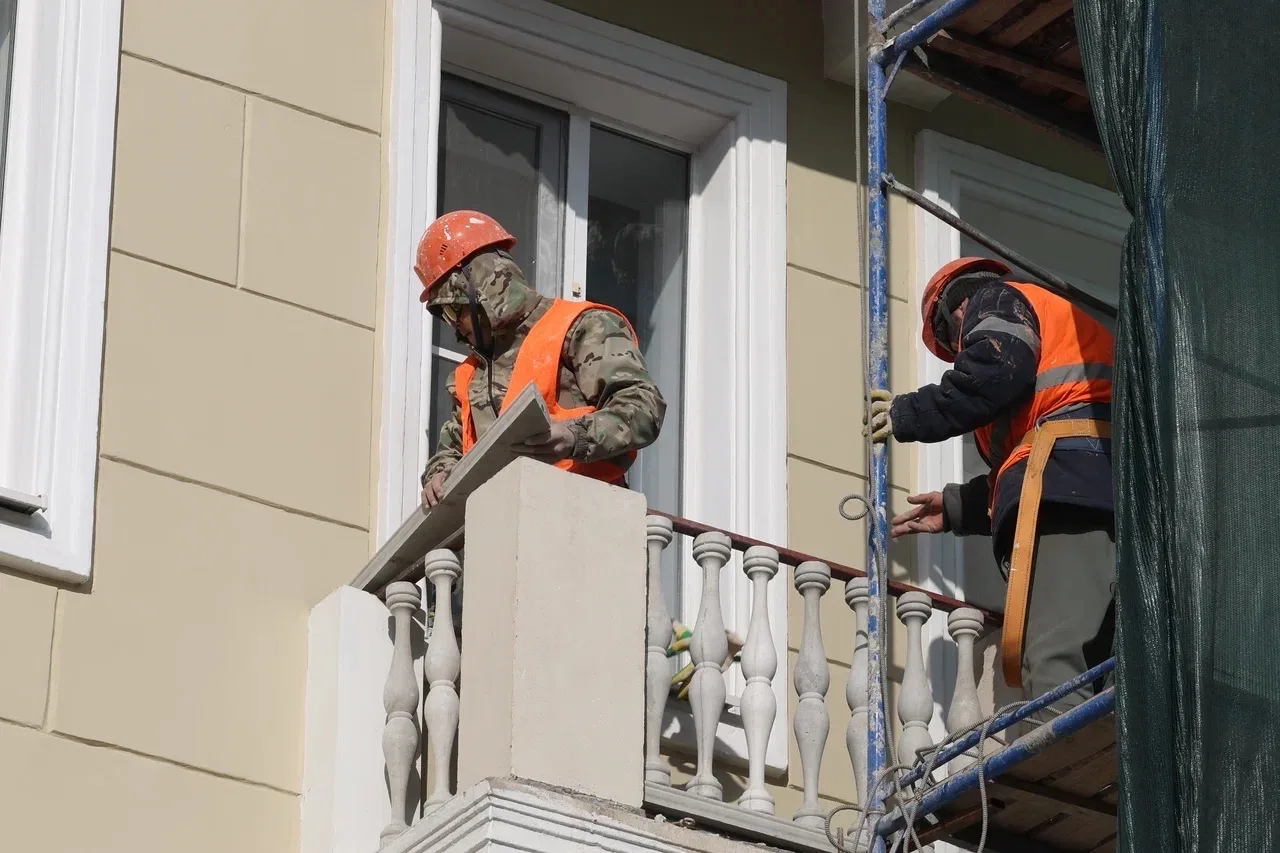 Свыше 500 многоквартирных домов капитально отремонтируют в этом году в Астраханской области.   Для б