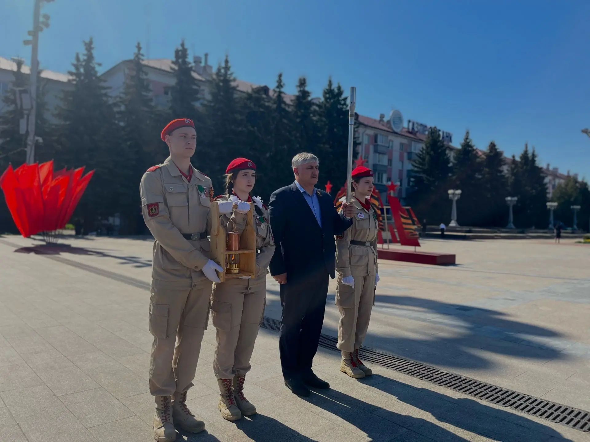 ⭐️ Курсанты филиала приняли участие в патриотической акции «Огонь памяти» на площади Партизан в Брян