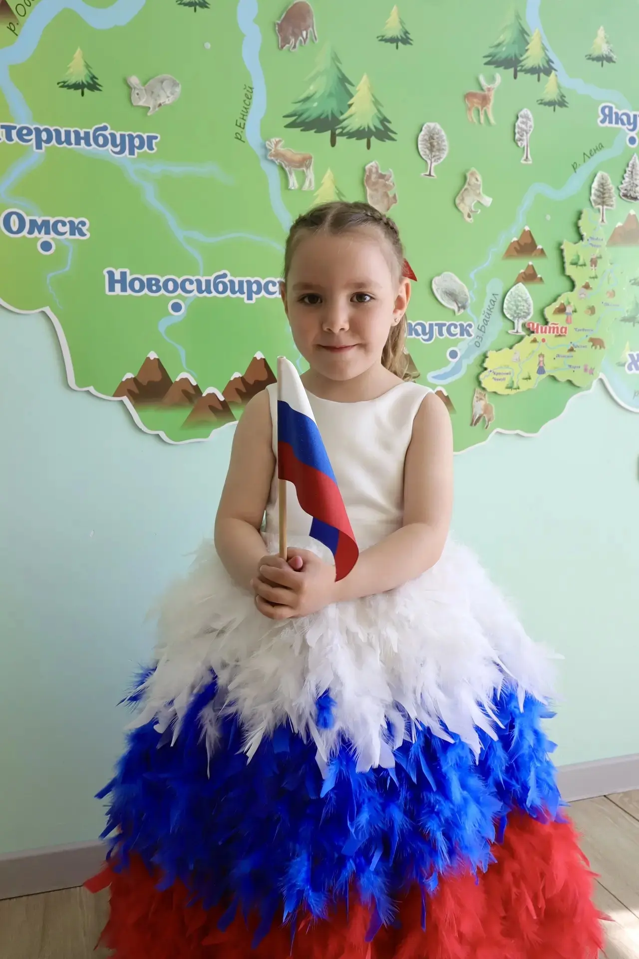 С Днём России! Посмотрите на нарядных патриотов из детского сада школы 55! ❤️🤍💙

К этому важному д
