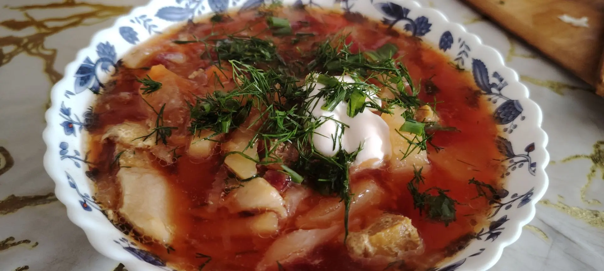 Наварила борща со свининкой и свежей свёколкой 😋 - всех своих накормила, теперь можно ...