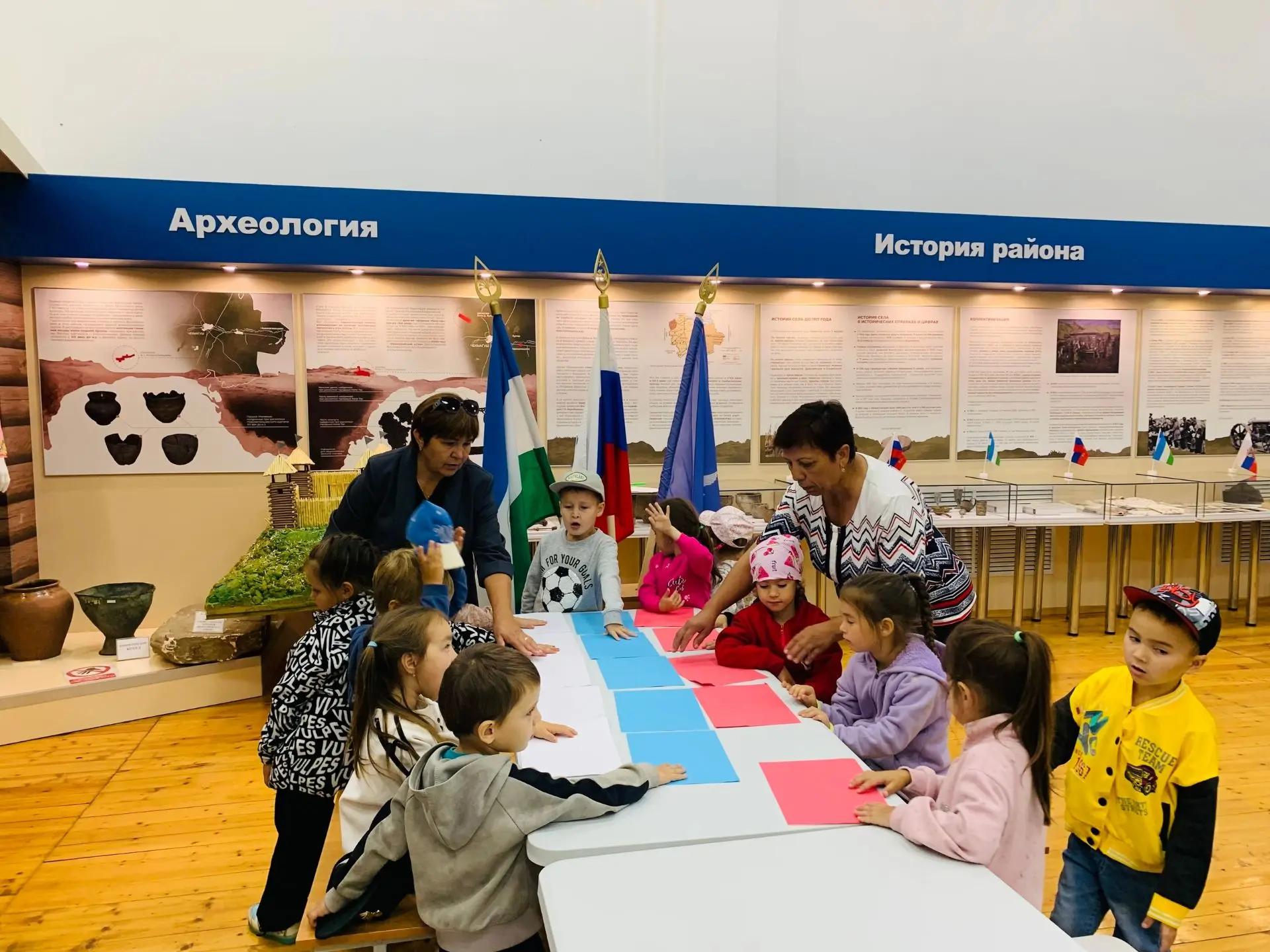 В рамках празднования Дня Государственного флага РФ Чекмагушевский историко-краеведческ...