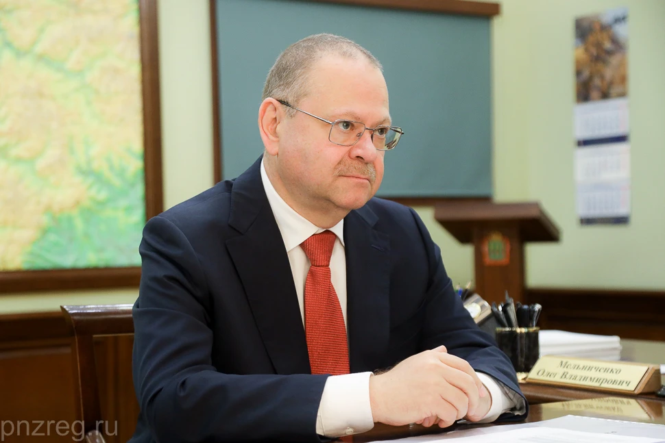 Олег Мельниченко поздравил четверых пензенцев с получением госнаград