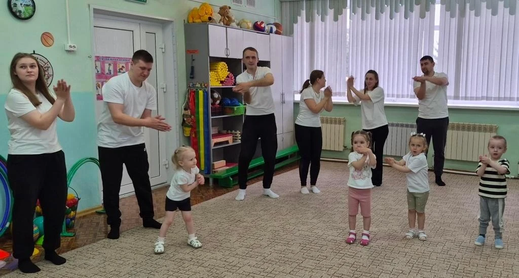 14 мая, в канун Международного дня семьи в  спортивном зале детского сада было особенно...