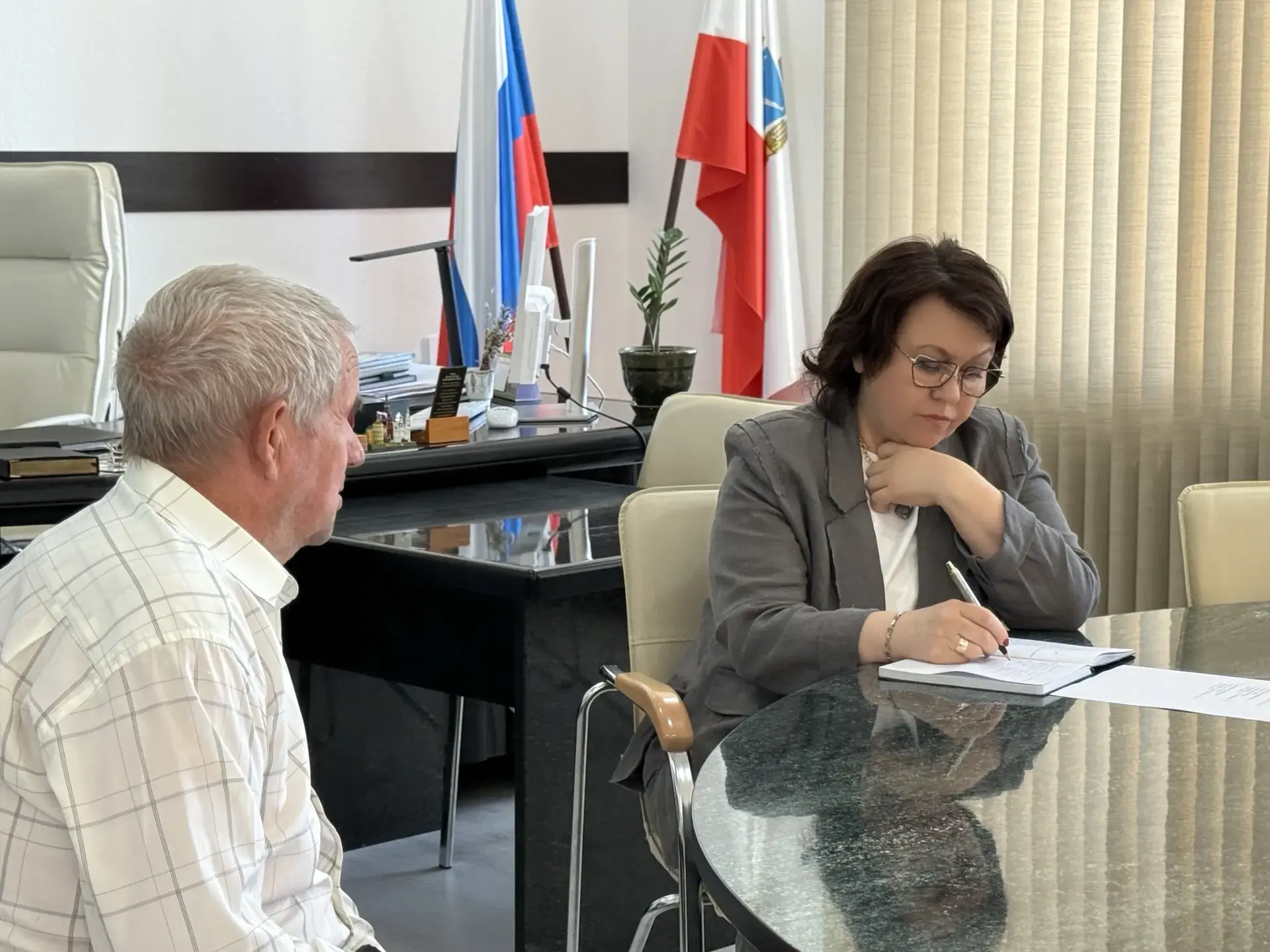 Глава Краснокутского района провела приём граждан по личным вопросам

👉 Подробнее на сайте "КВ"