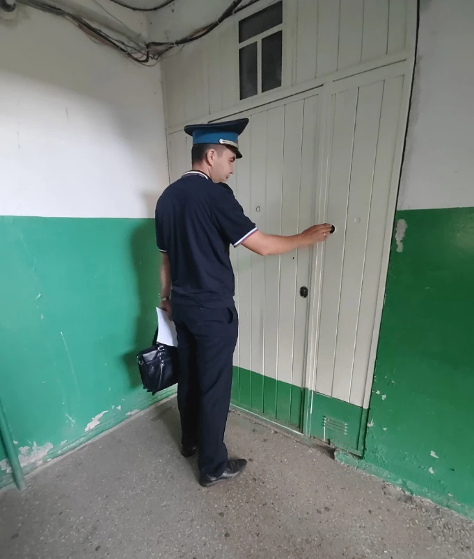 Рейд по должникам за услуги ЖКХ провели представители  предприятия "Уфаводоканал" совме...