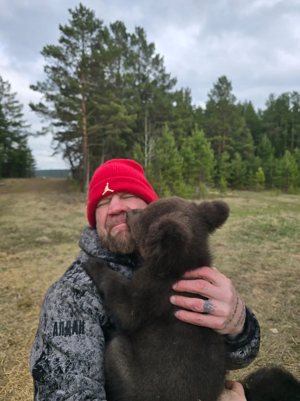🐻 «Я чувствую себя дома»: боец ММА Джефф Монсон проиграл в поединке милоты медвежатам из Екатеринбур
