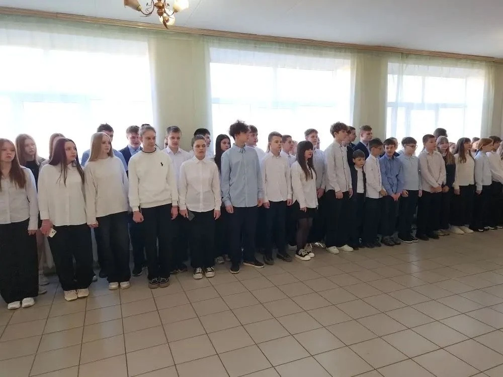 В нашей 14 школе прошла линейка, посвященная 65-летию в области космонавтики! Эта дата стала символо