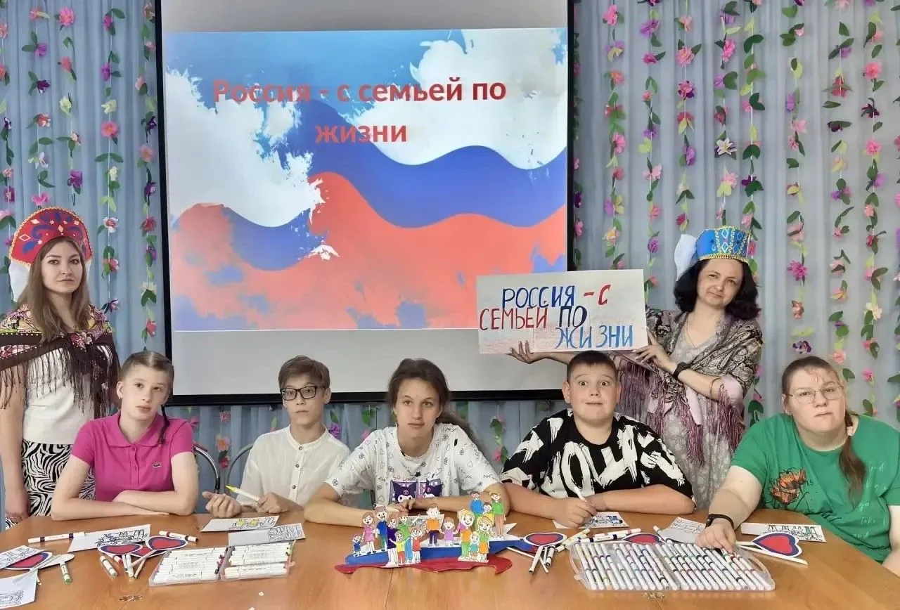 🎨🧑🏼‍🎨 В рамках творческого занятия, приуроченного ко Дню России, ребята отделения р...