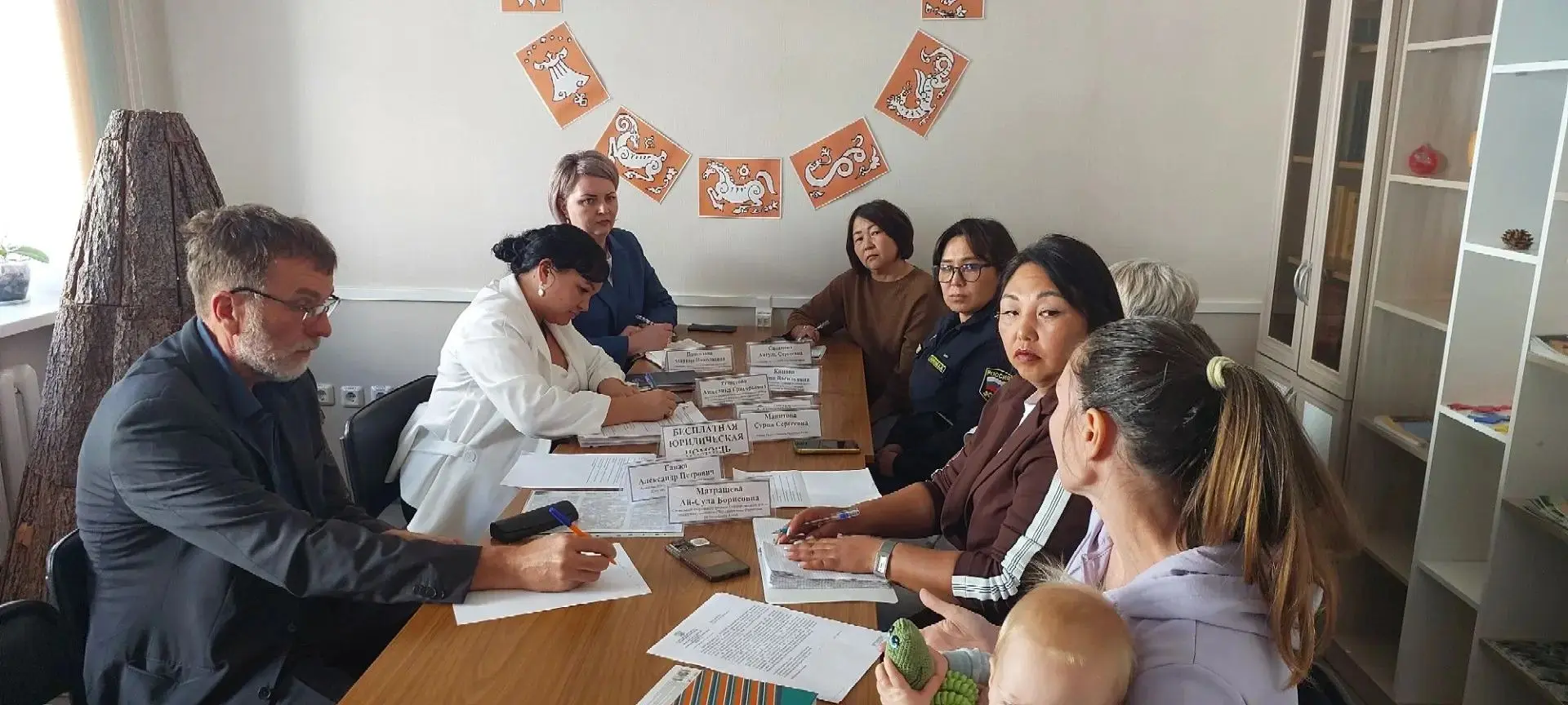 Судебные приставы Республики Алтай приняли участие в Дне бесплатной юридической помощи.