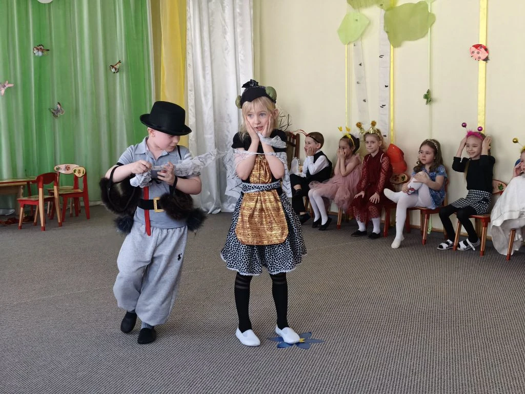 В старшей группе "Знайки" дошкольного отделения "Малыш" прошёл яркий и запоминающийся утренник по мо