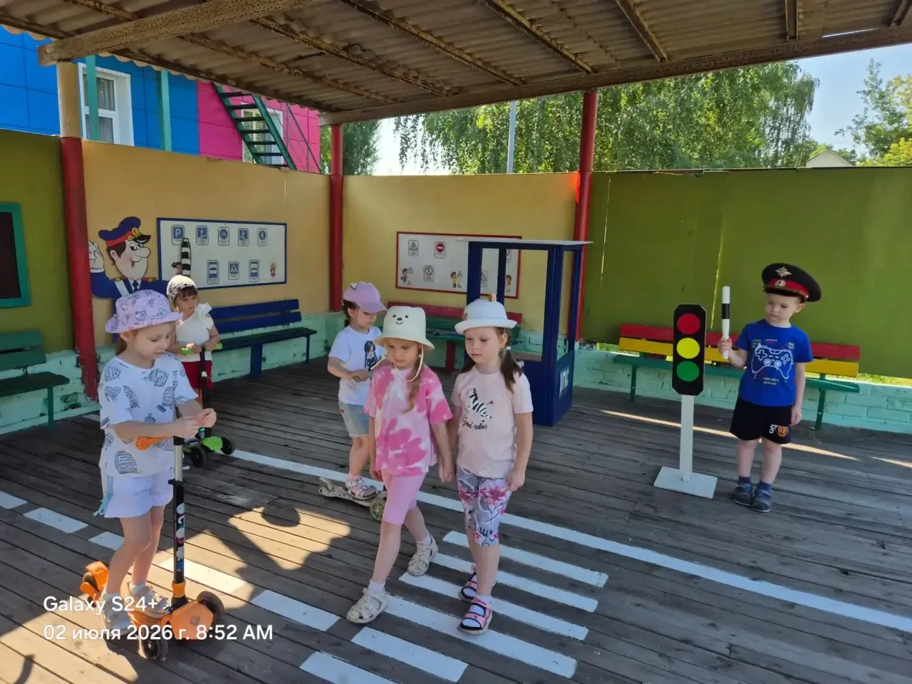 🇷🇺 День ГИБДД в нашем саду!

Сегодня в нашем детском саду прошли увлекательные мероприятия, посвящ