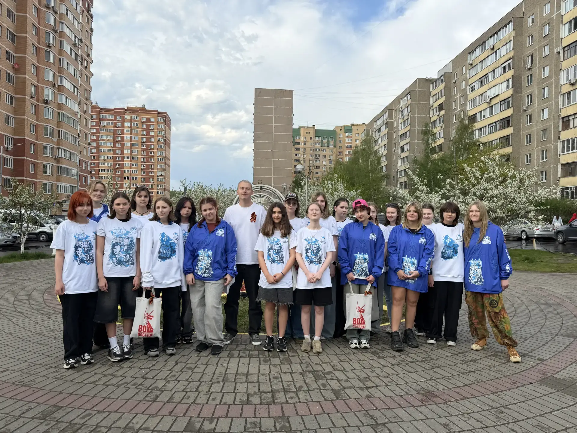 Люберецкие волонтеры принимают участие во всероссийской акции «Георгиевская ленточка»  🕊️ Традиционн