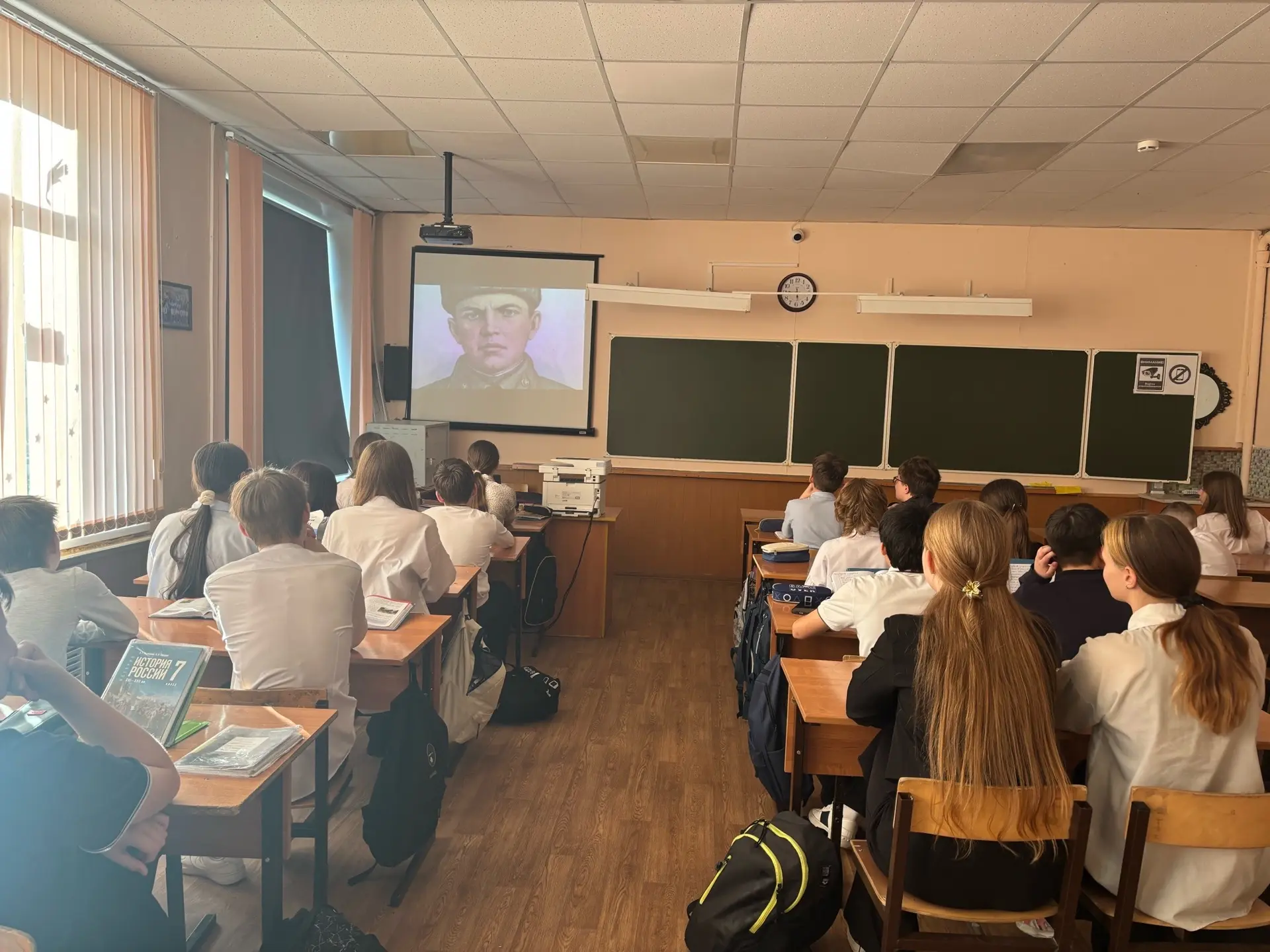 Есть память, которой не будет забвения, и слава, которой не будет конца. 🕯  Руководитель школьного м