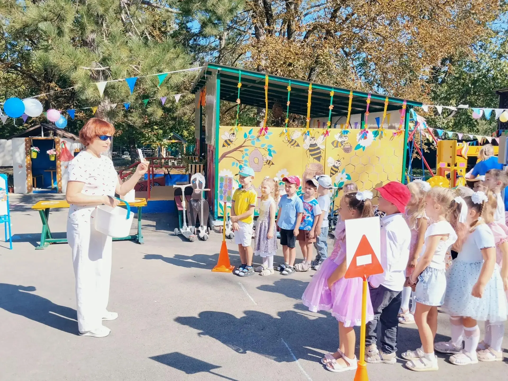 1 Сентября в детском саду отмечается как День Знаний -радостный и яркий праздник, котор...