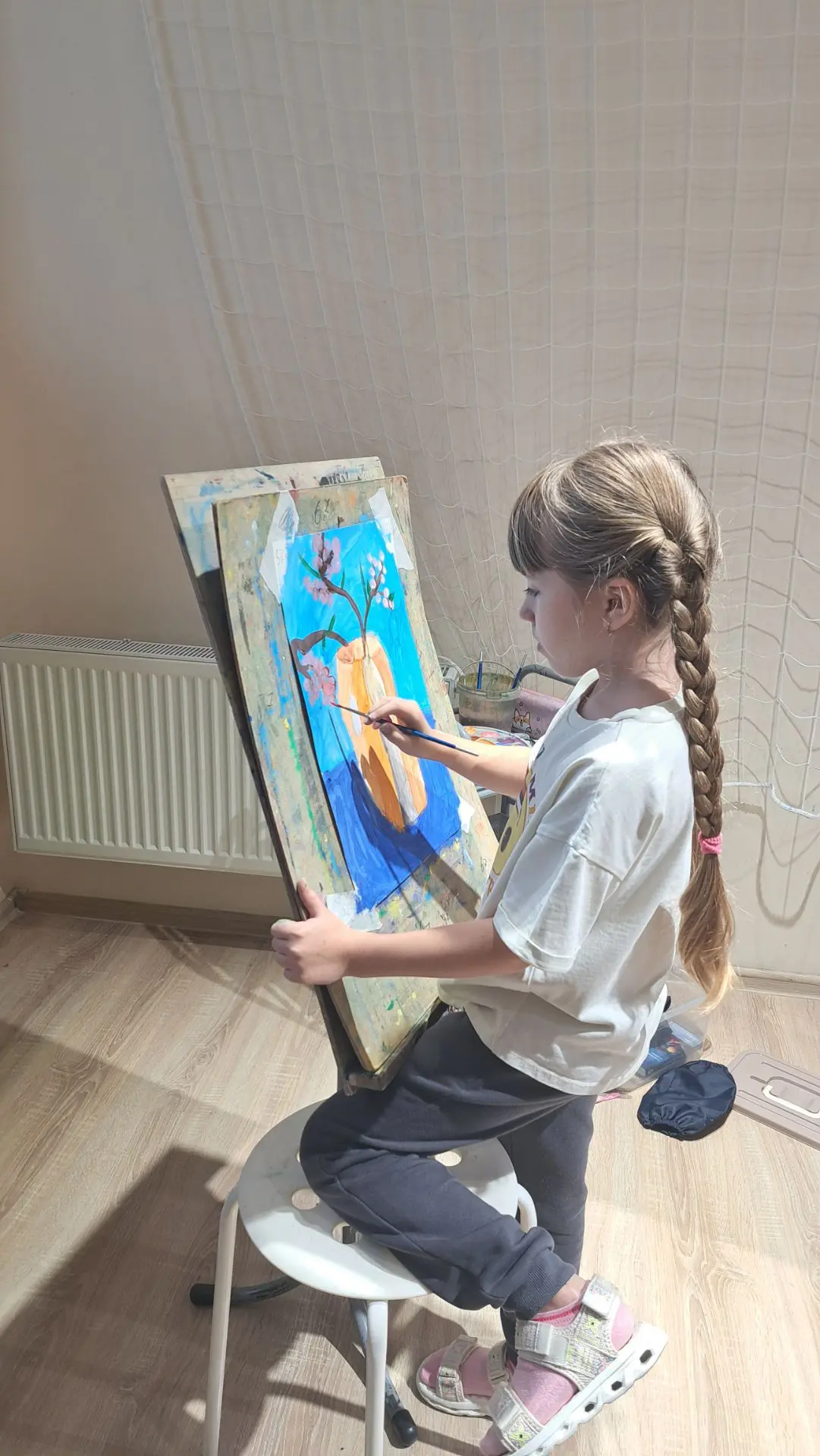 Рябиновые кисти, словно след дождя,