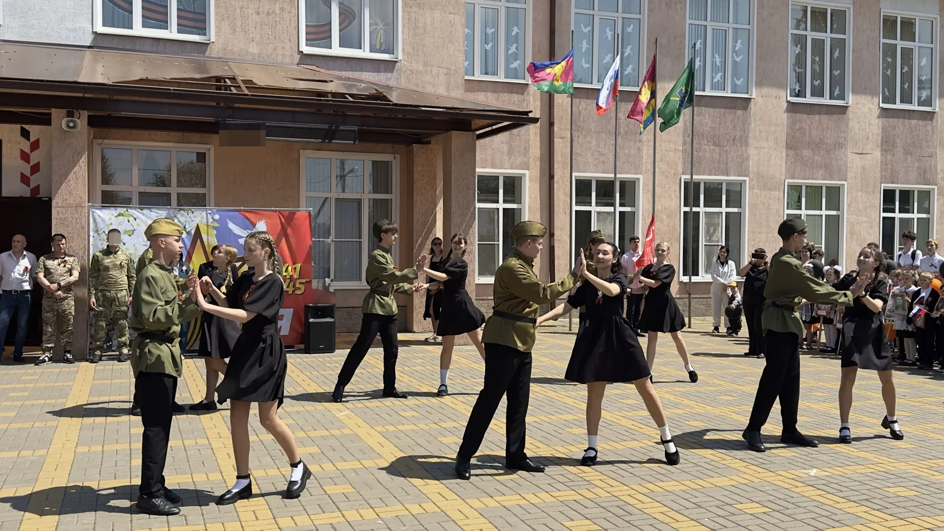 🎗️7 мая в нашей школе прошла торжественная линейка, посвящённая 81-й годовщине Победы ...