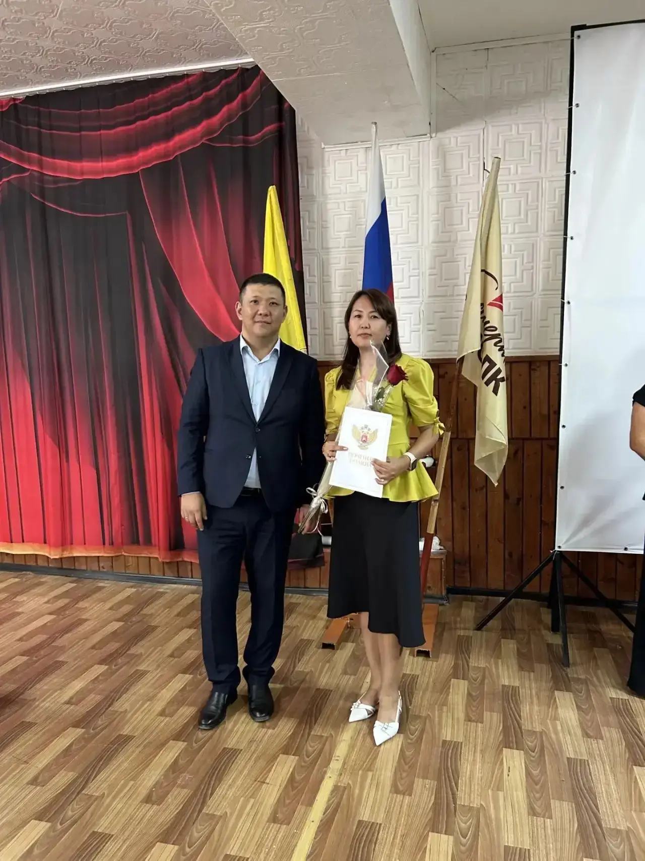 Поздравляем нашего старшего воспитателя с высокой наградой!✨