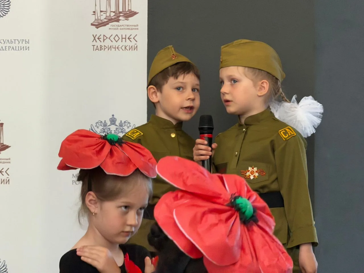 Сегодня творческий коллектив "До-ми-соль-ка" воспитанников старших и подготовительных г...