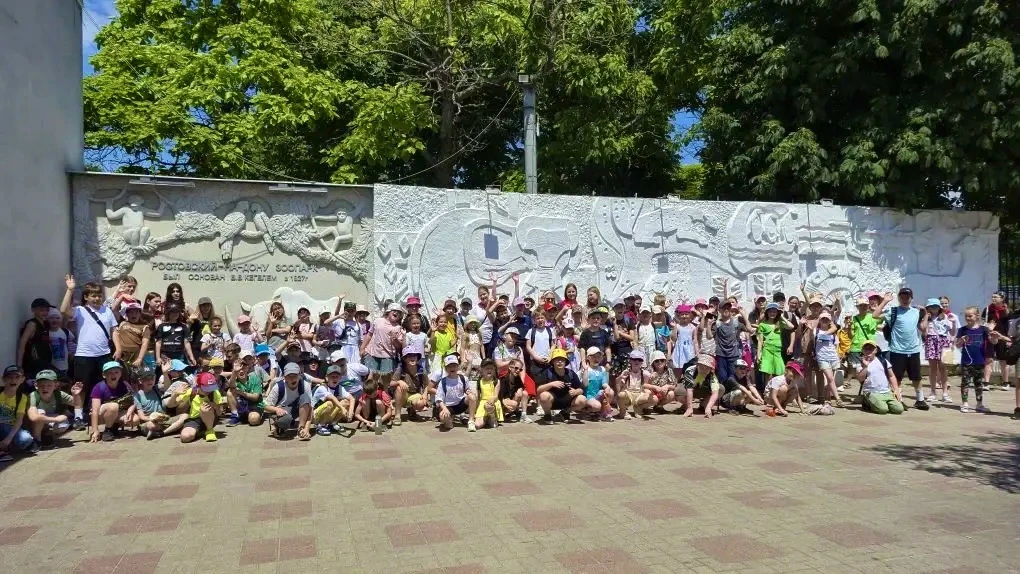 СЕДЬМОЙ ДЕНЬ В ЛАГЕРЕ: ПО СТРАНИЦАМ ИСТОРИИ РОДНОГО КРАЯ!🏡

Седьмой день в школьном лагере получилс