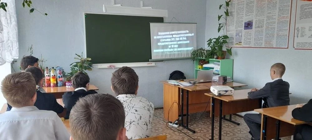В рамках профилактики противоправного поведения среди подростков, 6 мая обучающиеся пос...