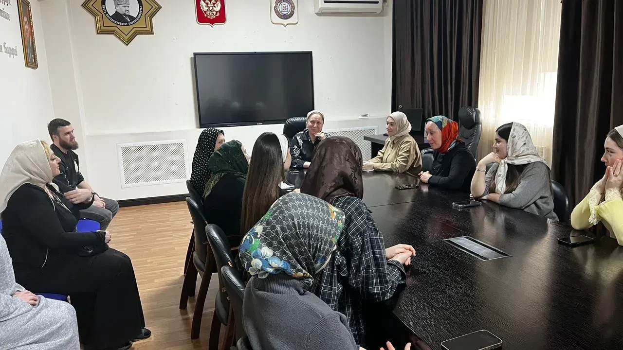 В Центре состоялось совещание под руководством директора Лорсановой М.И. В ходе совещан...