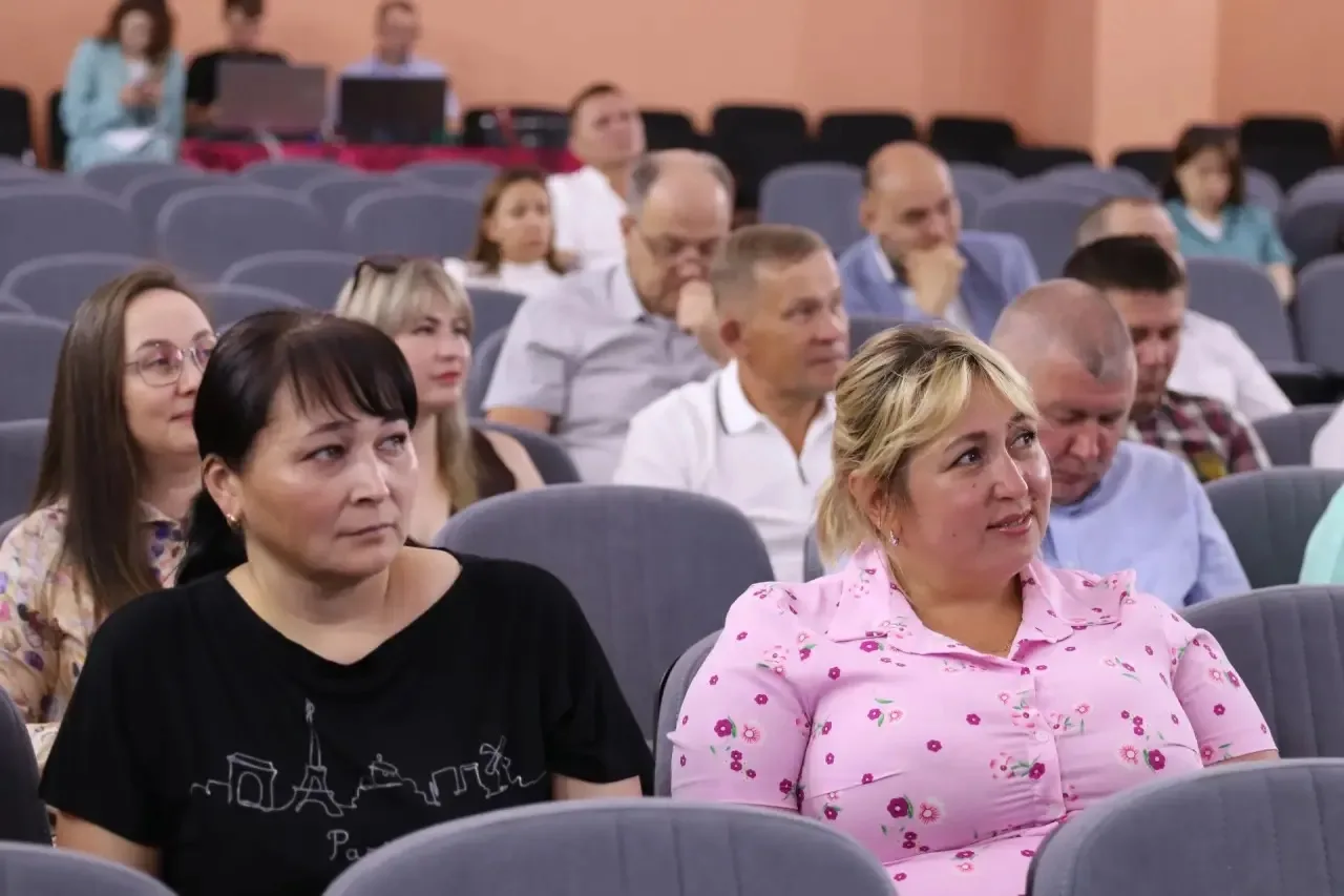 В Чебоксарском муниципальном округе прошел Единый информационный день

Сегодня, по сложившейся тради