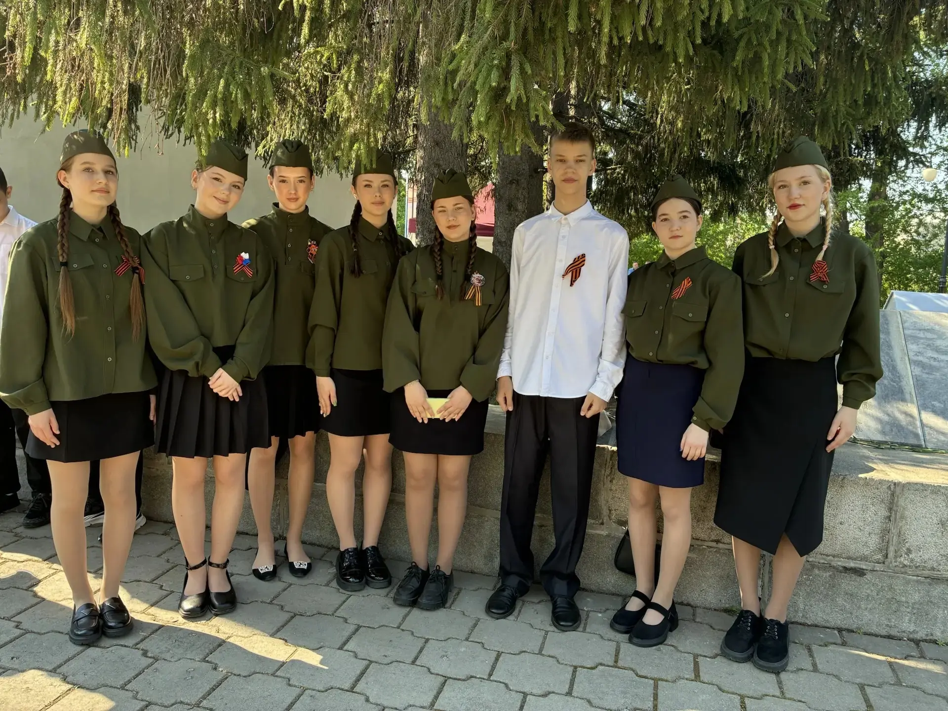 🕊️ Память, которую храним.

Сегодня, у мемориала Синарским трубникам, погибшим на фронтах Великой О