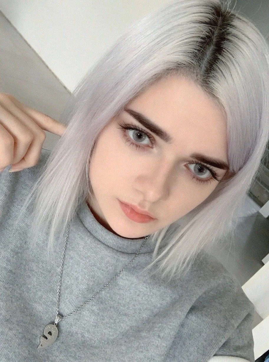 молодая?