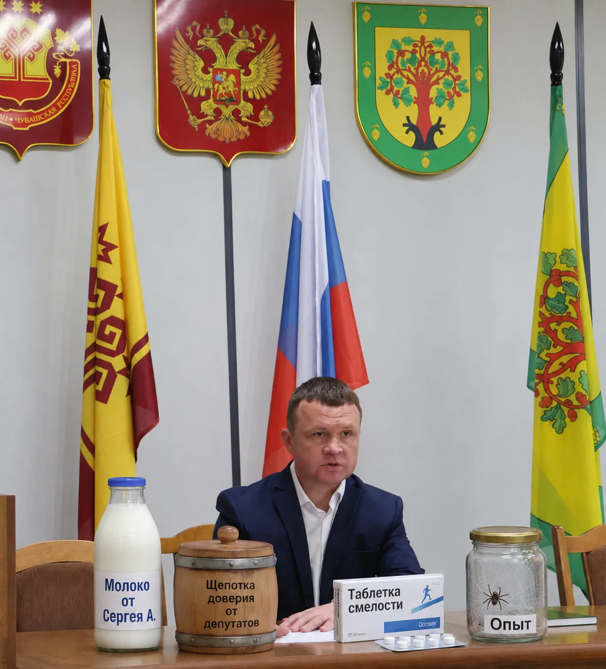 На шаг ближе к трону. Или к электрическому стулу.

Владимир Глухов будет исполнять обязанности главы