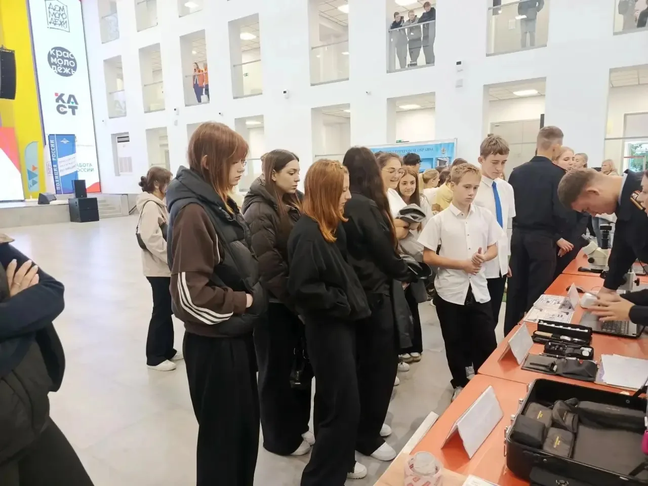 Каждый хочет быть нужным, не так ли?! А для подростков такие слова важны вдвойне!