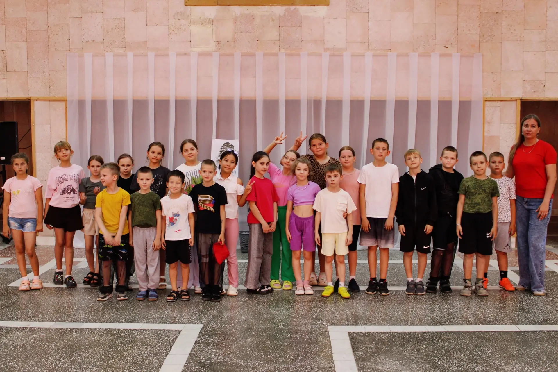 📆16 июня в «Центре культуры» с. Чёрный яр культорганизатор Уткина Т.В. провела развлекательную прог