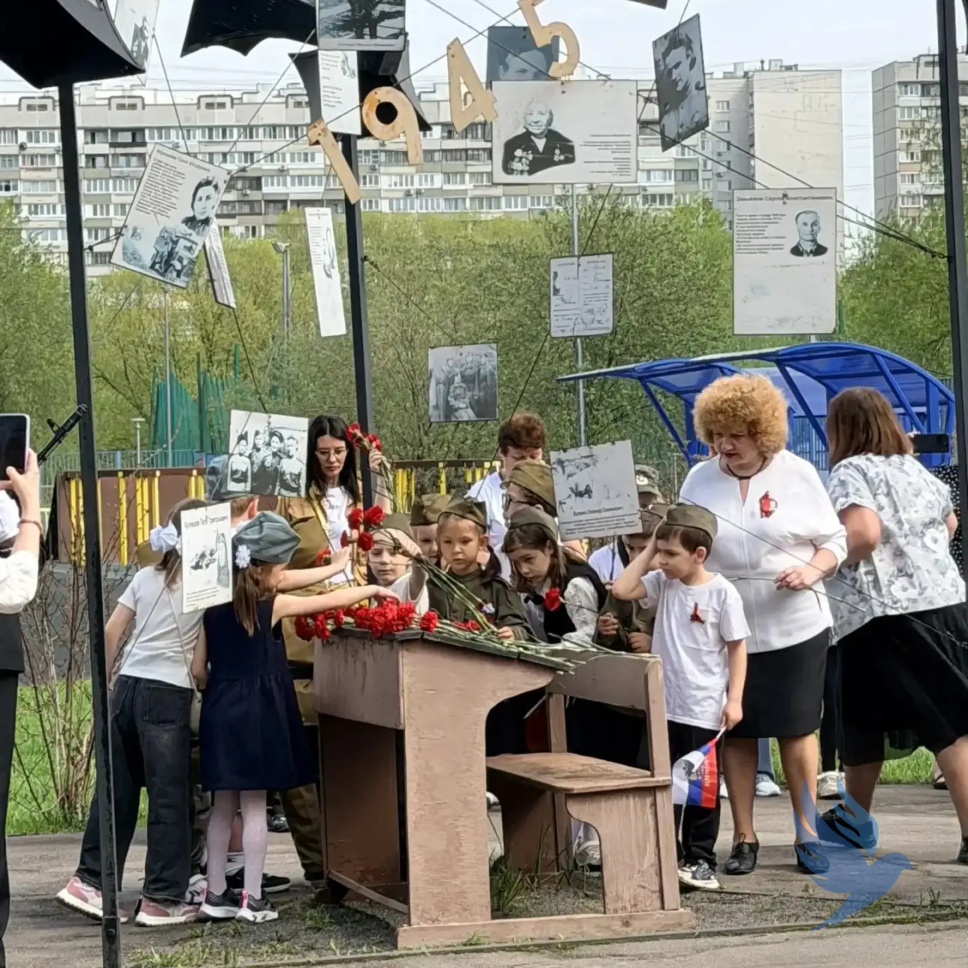 🕯️ Помним. Гордимся. Чтим.  🇷🇺 Наша школа принимает участие в городском проекте «Мой героический рай