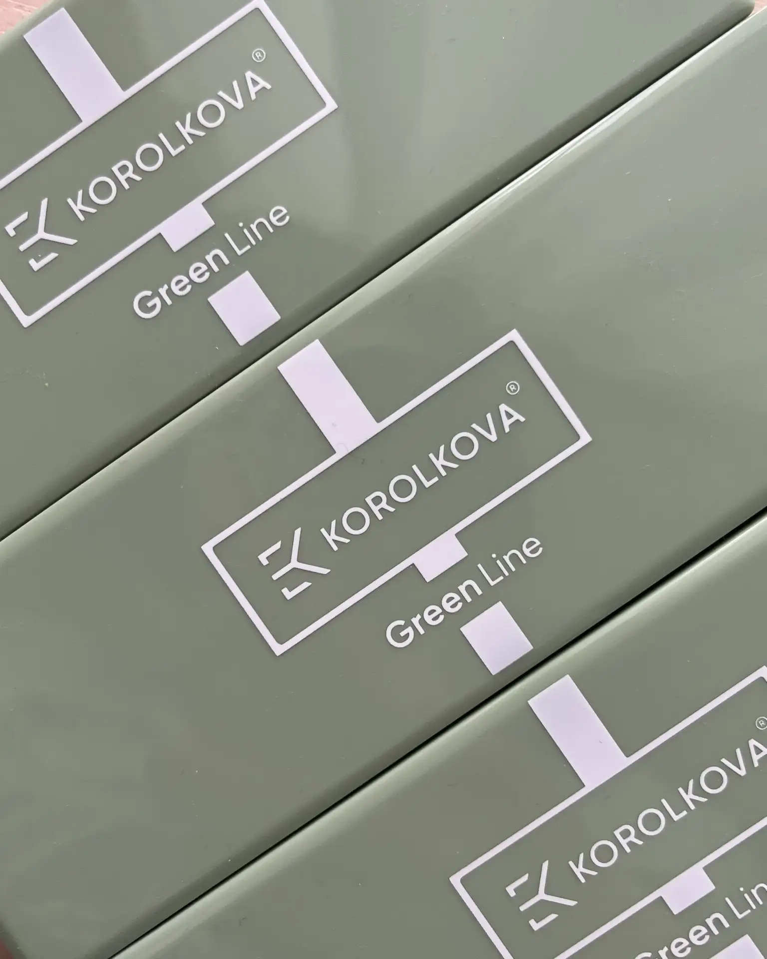 Подумала и решила, пусть сегодня весь день будет красивым и сверкающим
