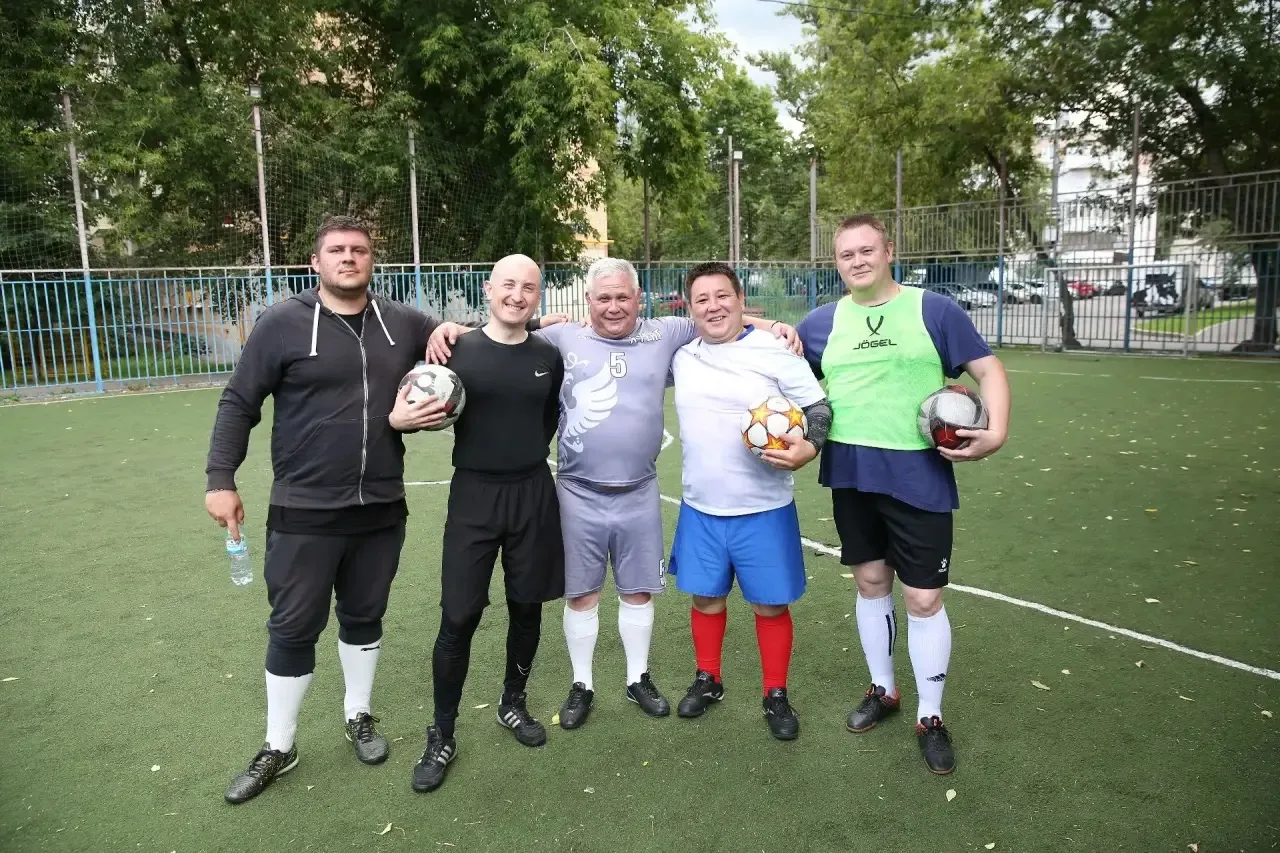⚽ Сегодня прошла первая тренировка футбольной команды X-pert! 

Сотрудники нашего Центра примут учас