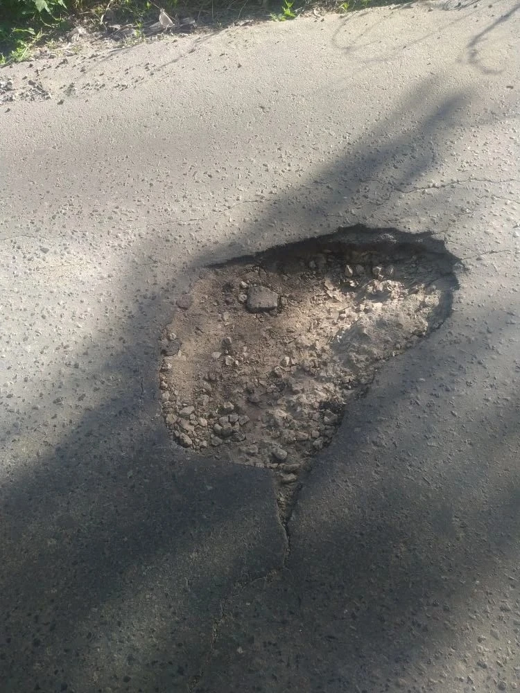 От подписчика: Водители , кто едет по Липовской вниз в сторону нижней логовой, будьте внимательны ( 