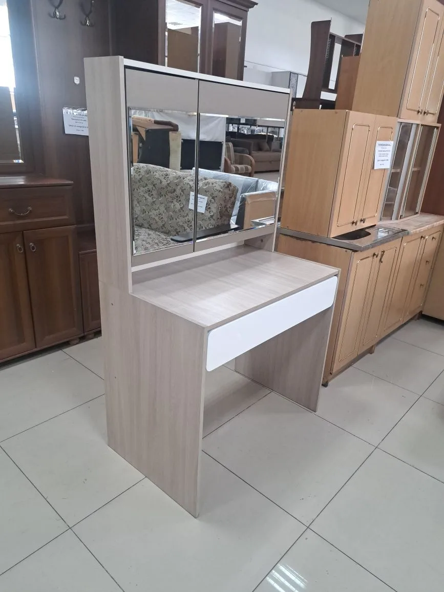 Стол косметический  90×151×55 номер 1794 цена 5599 #стол