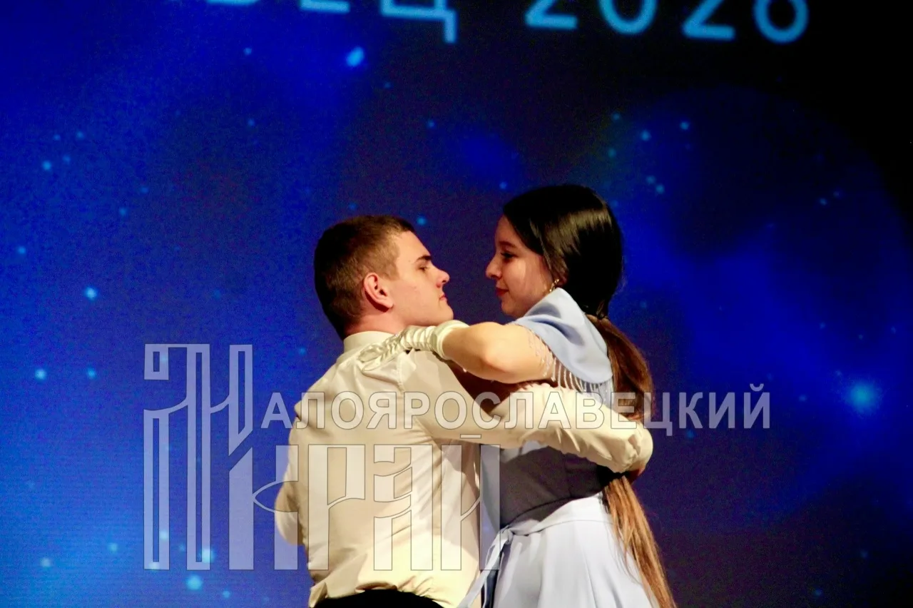 ✨ Наши звёзды на городском подиуме!🌟  🌸 Вчера в Малоярославце прошёл грандиозный конкурс «Мистер и М