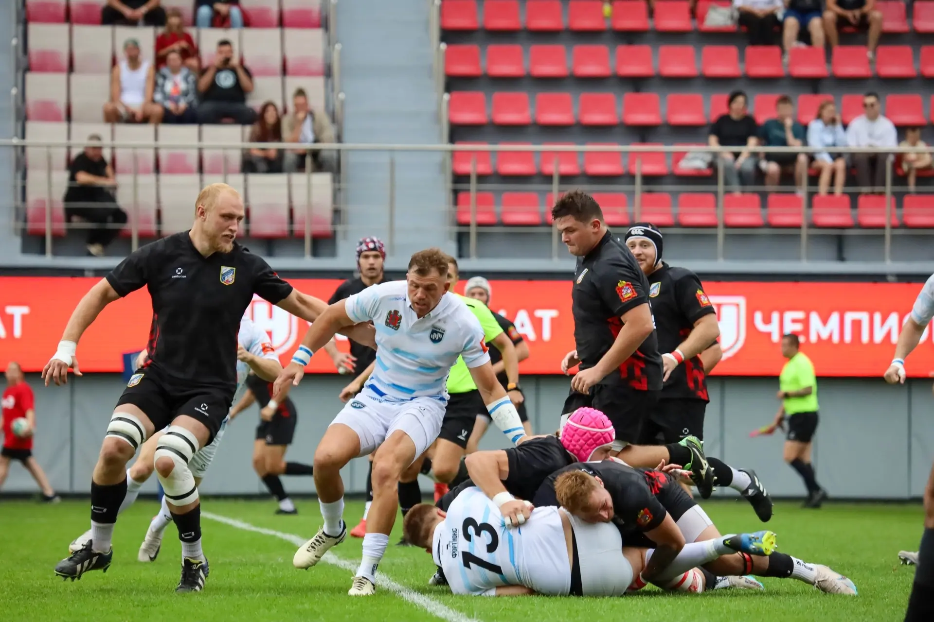 🏉 Первый тайм закончился со счётом 0:28 в пользу "Енисей-СТМ".