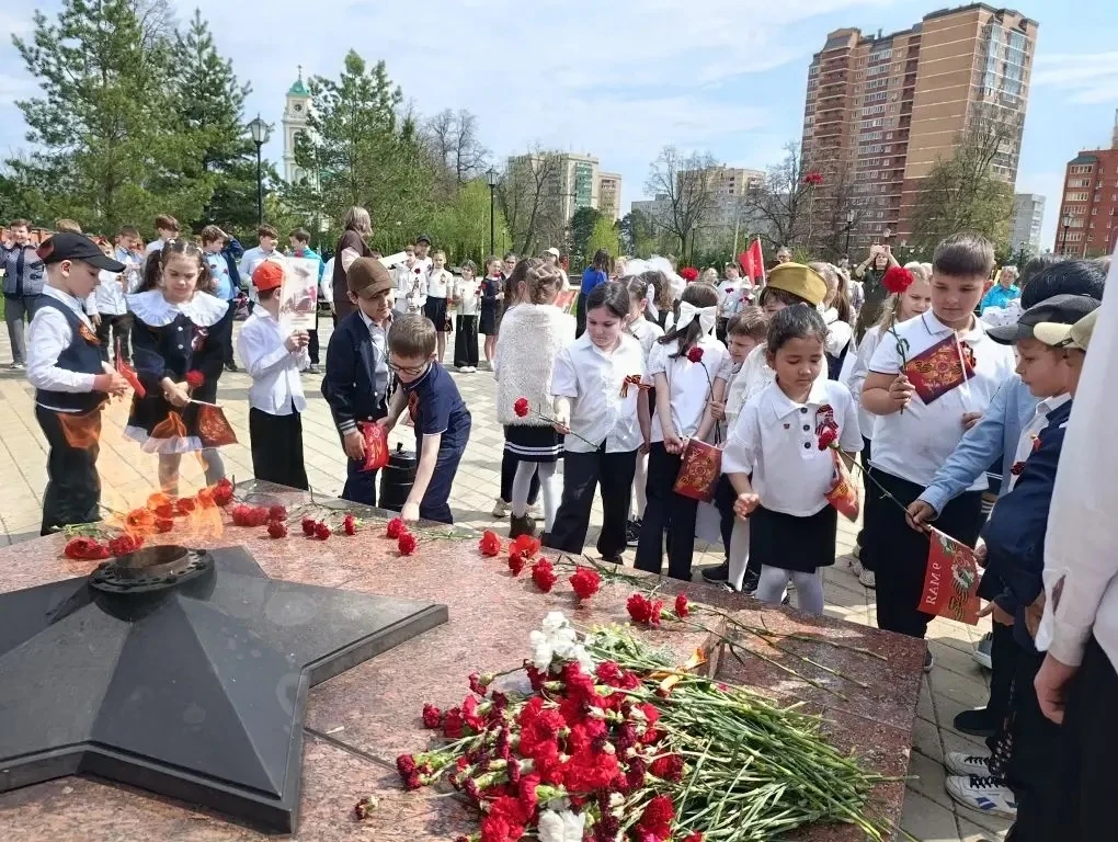 В рамках «Марафона Победы» патриотическая акция «Я помню!» Корпус 3, на улице Строителей д. 2