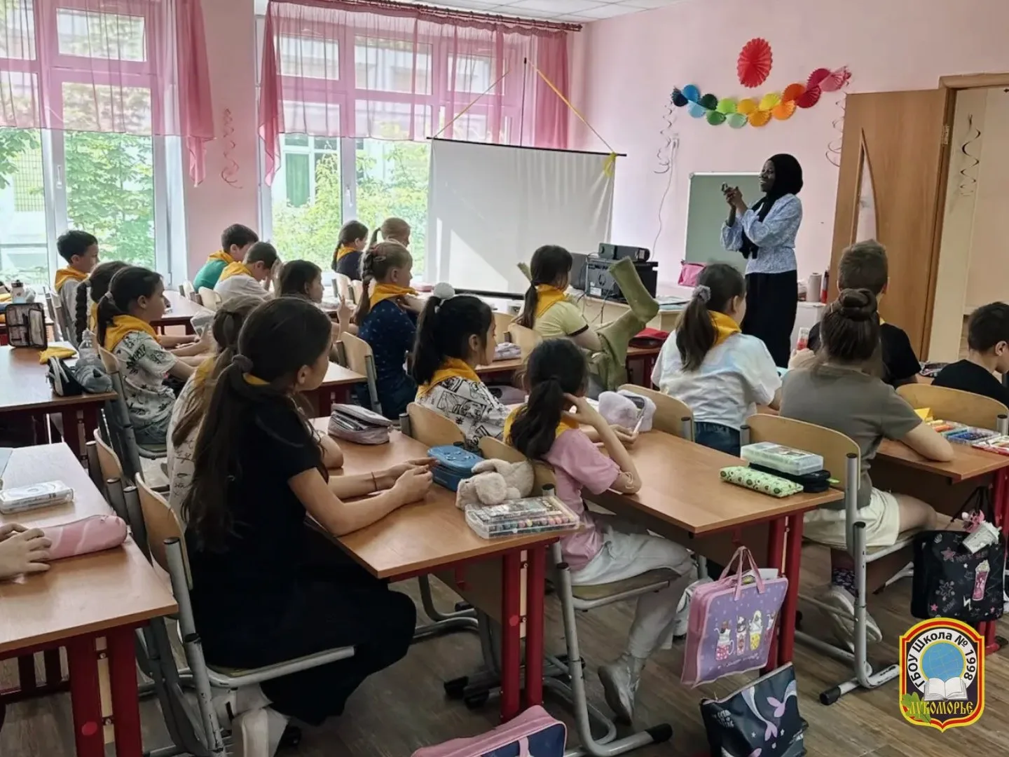 🌏 Стартовал билингвальный лагерь «My First English Camp» 🇦🇺  В нашей школе ярко и увлекательно начал