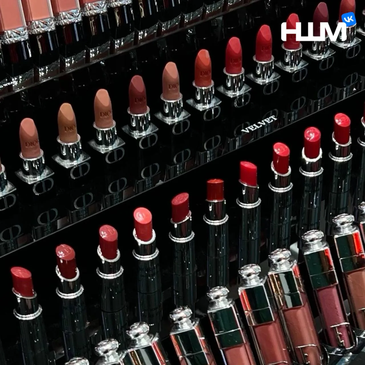 Сегодня День губной помады💄

Кстати, первые помады появились ещё около 5000 лет назад в Месопотамии