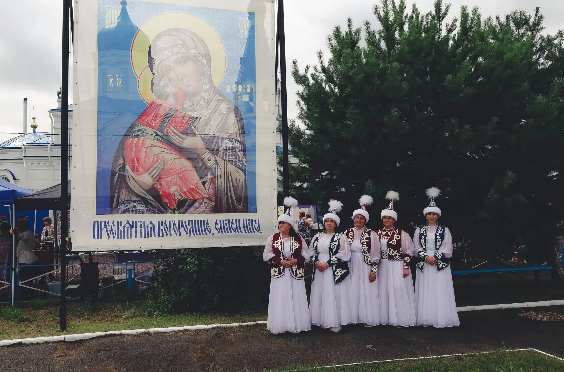 День Крещения Руси

26 июля в селе Кочергино прошел праздник "День Крещения Руси"
 
Программа начала