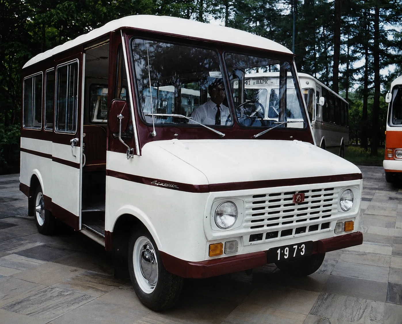 Микроавтобус на 11 мест ЕрАЗ-763В "Армения", 1973 год.