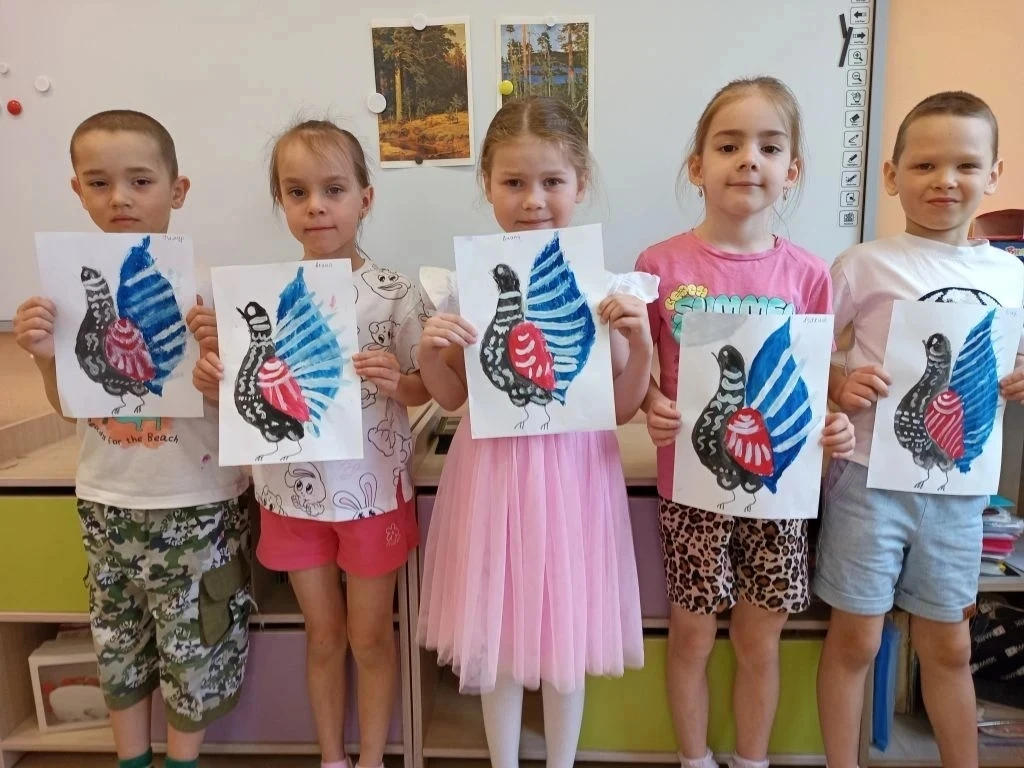 В детском саду «Уникум» подготовительная группа «Почемучки» погрузилась в мир творчества!  📚Воспитан