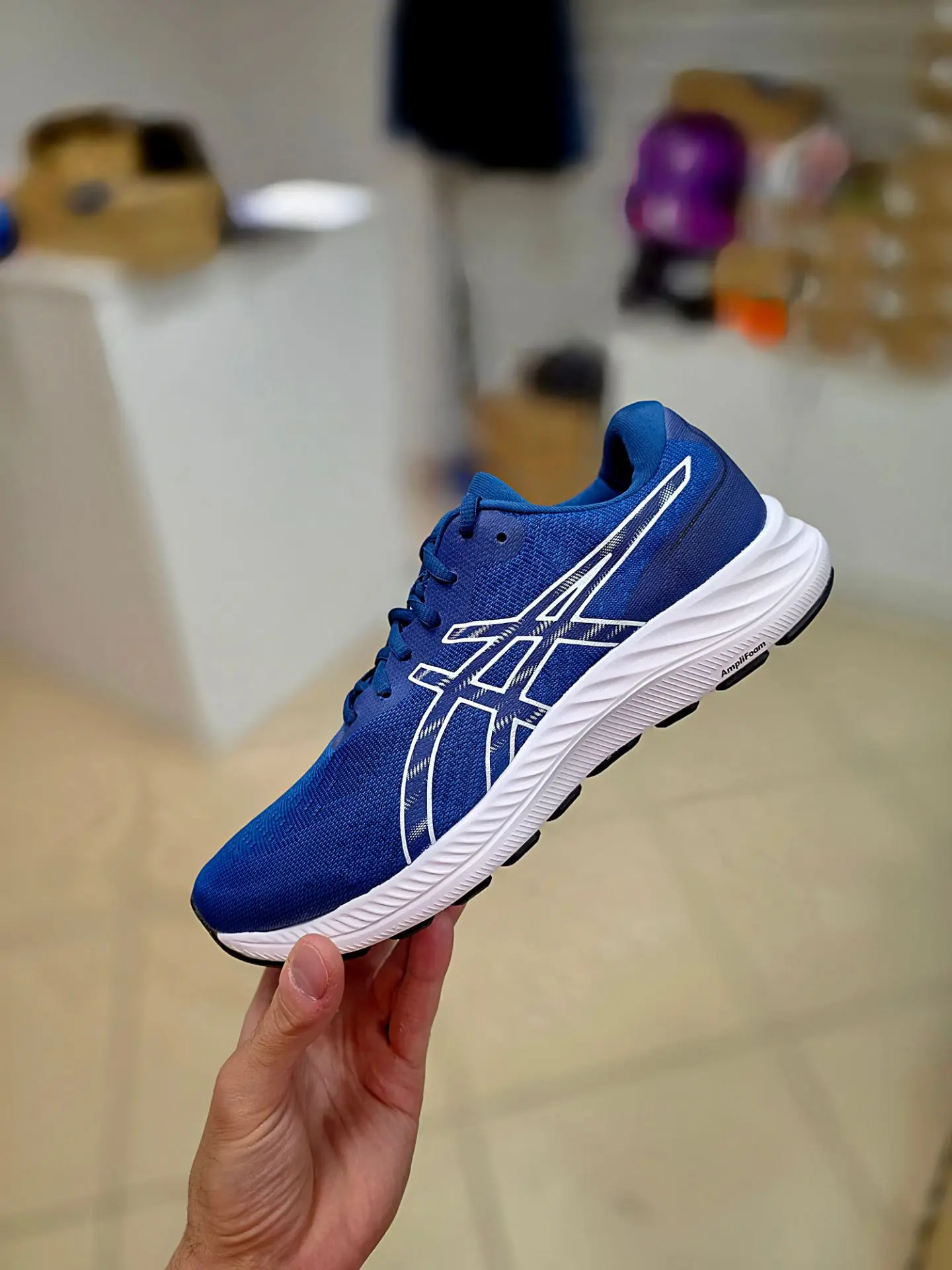 1) Asics Gel Excite 9 (25,5 см) - 6500