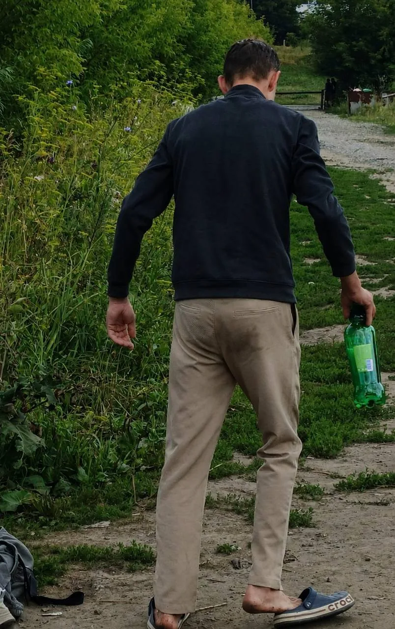 🤬 Пьяный мужчина приставал к девочкам на пляже у озера Спартак

А потом провоцировал конфликты с др