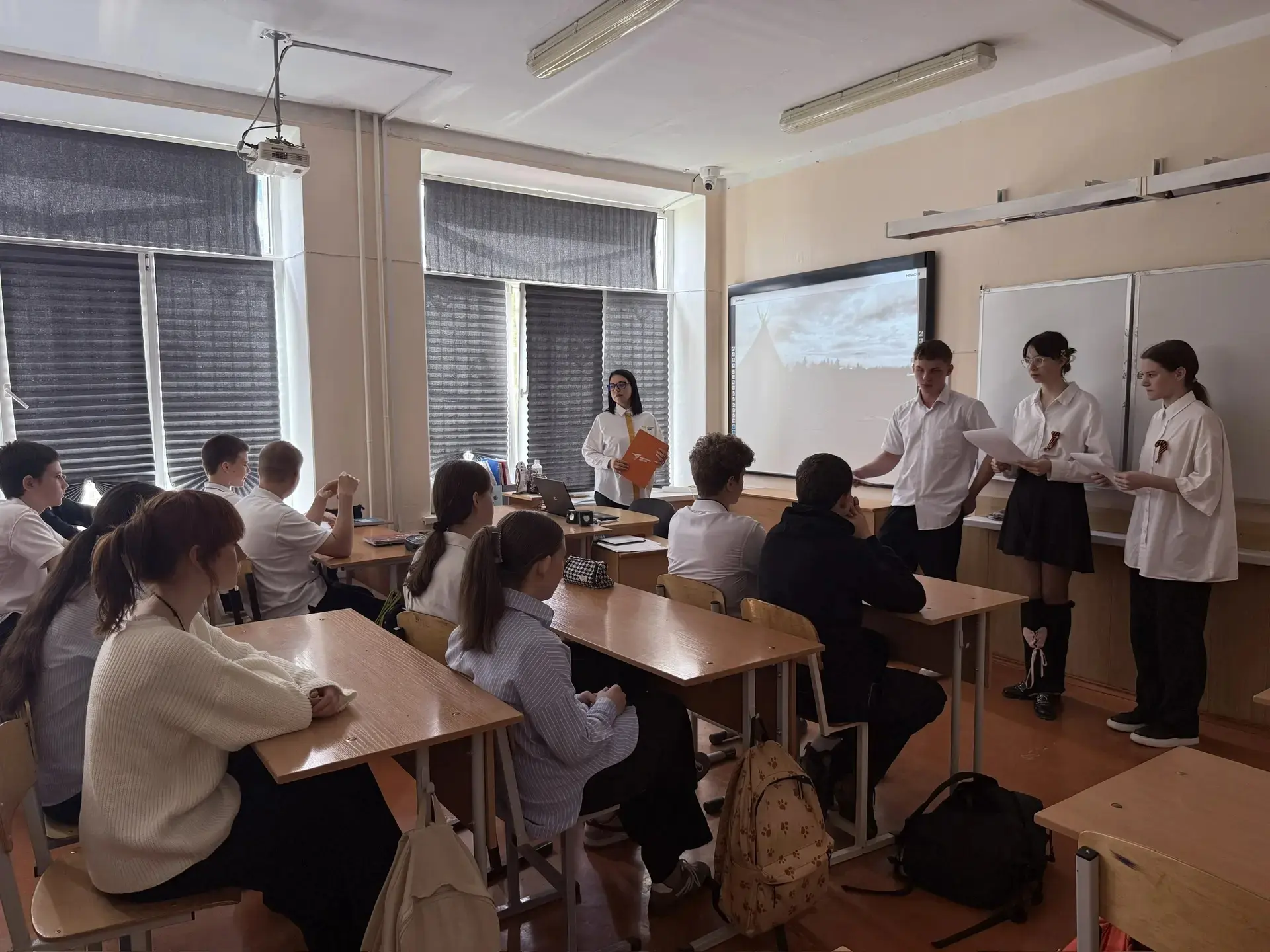 Накануне Дня коренных малочисленных народов России советник директора Мельник А.К. совместно с актив