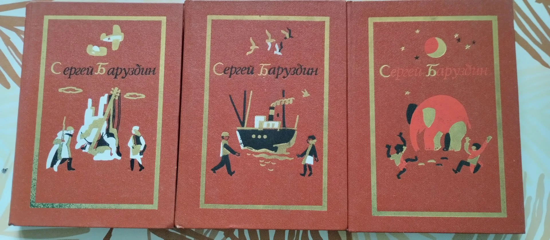 Книги отдам новые в хорошем состоянии