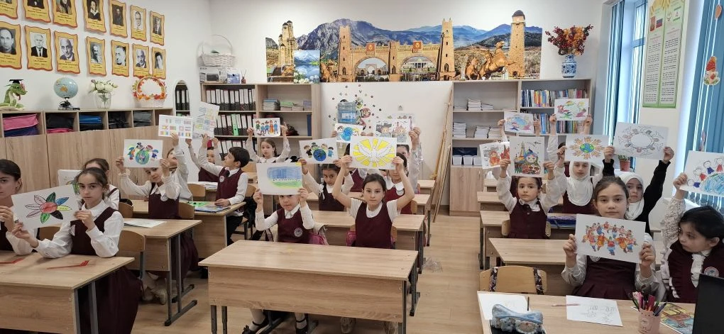 Конкурс детских рисунков «Мы — Россия», посвящённый Году народного единства в России, создан как про