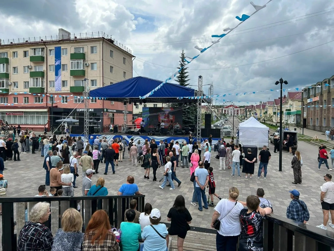 🎸На площади Советов стартовал рок-фестиваль «Тау Кита»!

Готовьтесь к мощному заряду энергии, громк